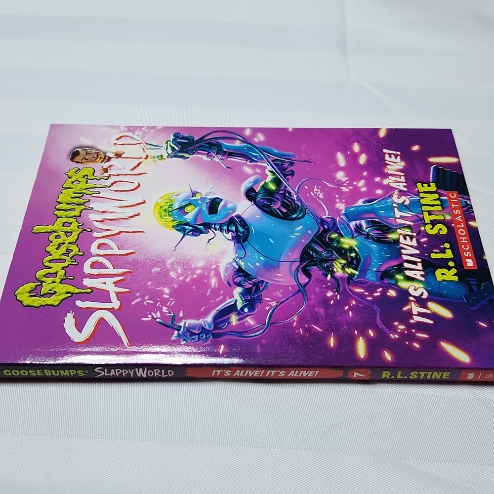Goosebumps SlappyWorld Party Book - Picture 5 of 6